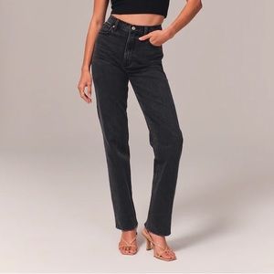 A&F Ultra High Rise 90s Straight Jean in 25L